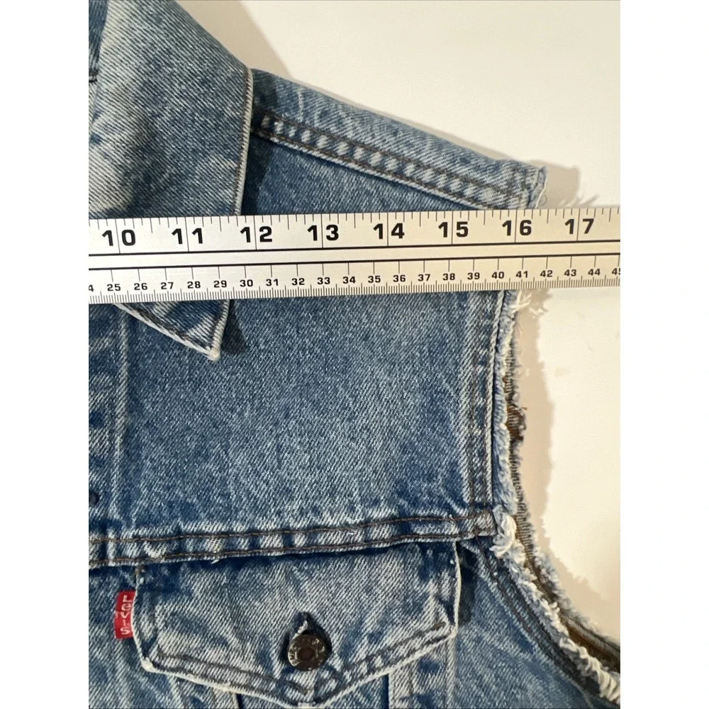 VTG 70-80s Levi's Denim Vest Size 36 Small‎ Festival Country